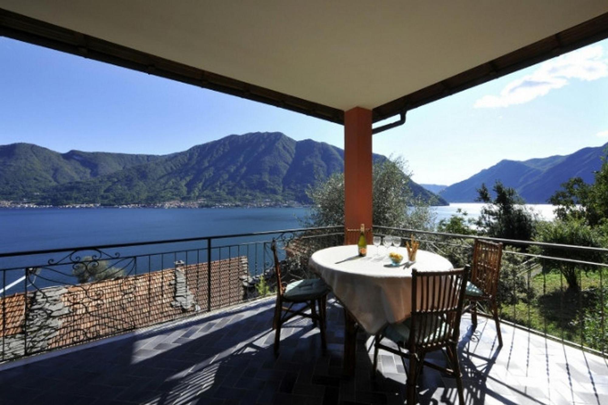 شقة Isola Vista - Terrazzo سالا كوماسينا المظهر الخارجي الصورة